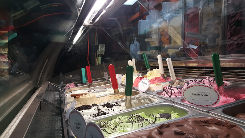 Almadenah Halal Meat Market-Deli